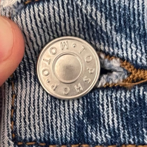 Moto by Top shop moto denim going out concert Nordstrom jean skirt Eup 34 USA 2 - Picture 5 of 6